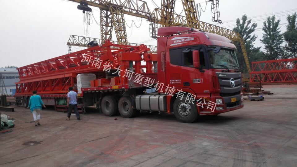 待發(fā)的架橋機(jī)